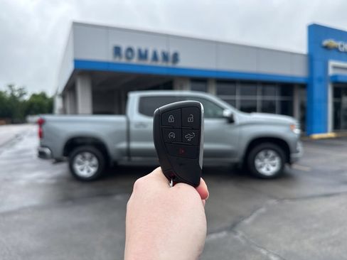 Used 2025 Chevrolet Silverado 1500 LT RWD image 22