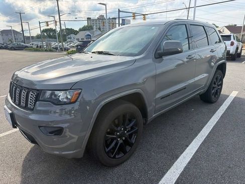 Used 2022 Jeep Grand Cherokee Laredo X AWD/4WD image 6