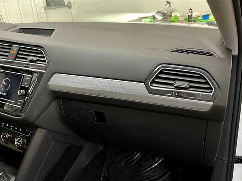 Used 2022 Volkswagen Tiguan S image 18