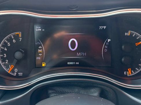 Used 2019 Jeep Grand Cherokee Laredo AWD/4WD image 19