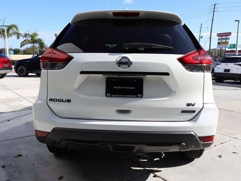 Used 2018 Nissan Rogue SV image 5