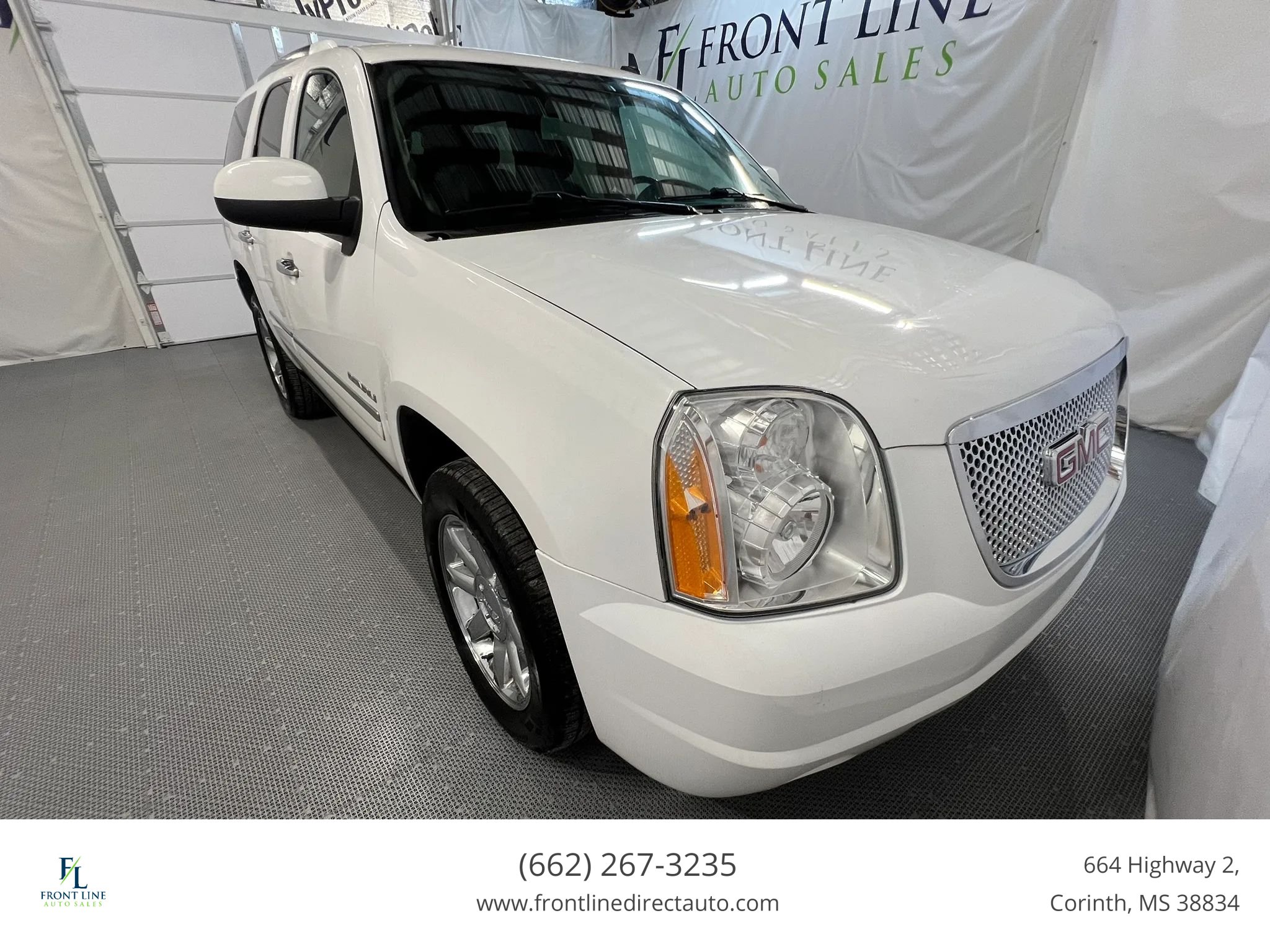 Used 2012 GMC Yukon Denali AWD/4WD image 1