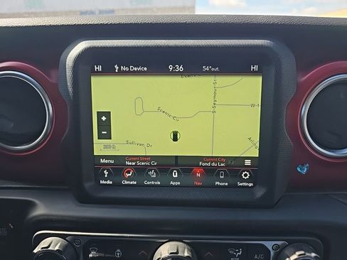 Used 2023 Jeep Wrangler Unlimited Rubicon w/ Cold Weather Group AWD/4WD image 18