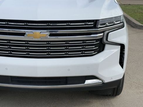 Used 2023 Chevrolet Suburban Premier image 8