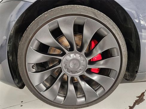 Used 2022 Tesla Model 3 Performance image 8