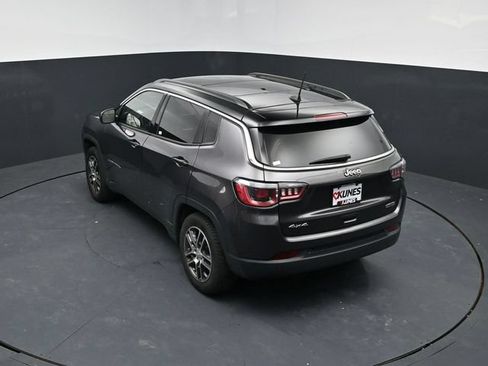 Used 2018 Jeep Compass Latitude w/ Popular Equipment Group AWD/4WD image 24