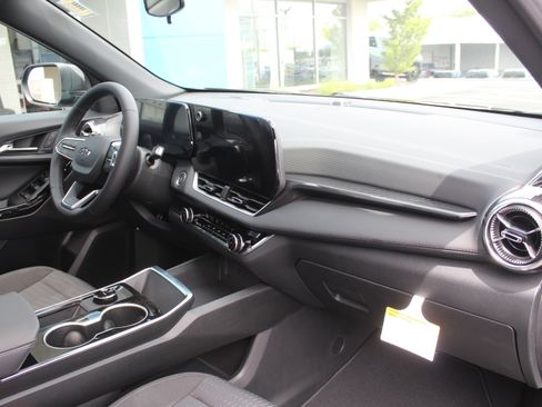 New 2026 Chevrolet Equinox LT w/ Midnight Edition FWD image 15