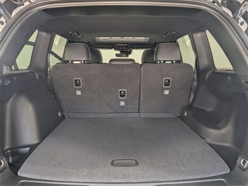 New 2025 Jeep Grand Cherokee Altitude image 27