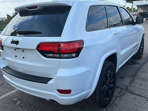 Used 2020 Jeep Grand Cherokee Altitude AWD/4WD image 4