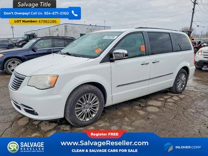 Used 2014 Chrysler Town & Country Touring-L w/ Driver Convenience Group