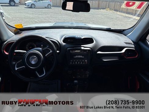 Used 2018 Jeep Renegade Trailhawk AWD/4WD image 10