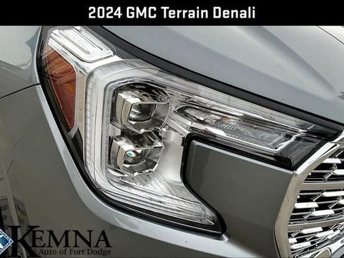 Used 2024 GMC Terrain Denali w/ Denali Premium Package image 34