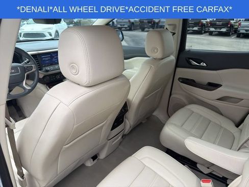 Used 2023 GMC Acadia Denali w/ Denali Ultimate Package AWD/4WD image 19