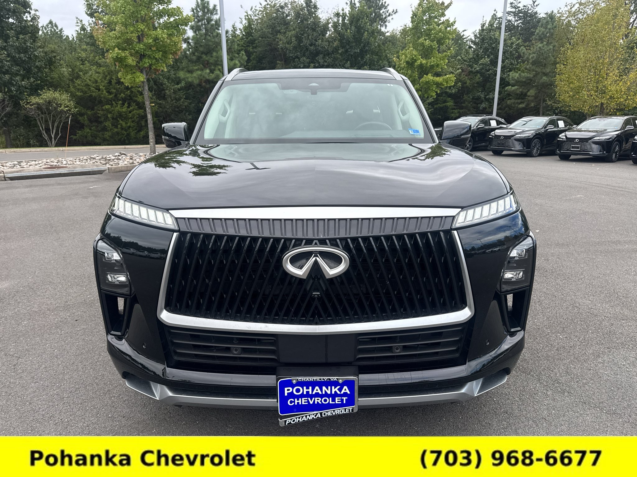 Used 2025 INFINITI QX80 Sensory AWD/4WD image 2