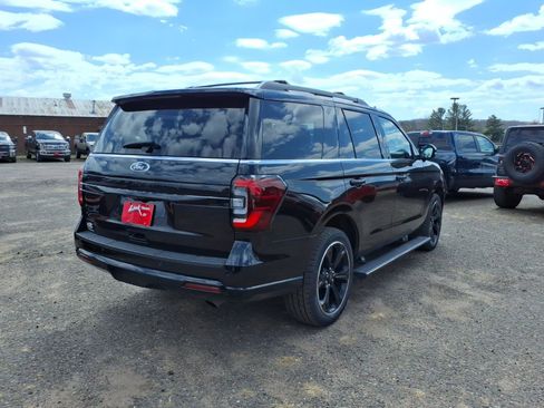 Used 2024 Ford Expedition Limited AWD/4WD image 6