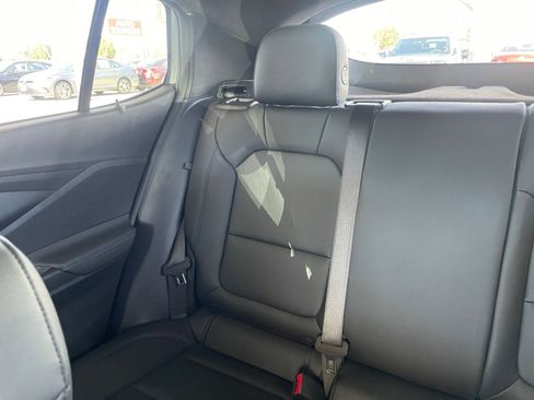 Used 2025 Buick Envista Sport Touring image 37