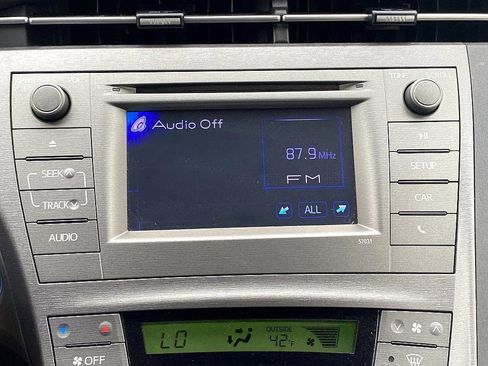 Used 2015 Toyota Prius Two image 17