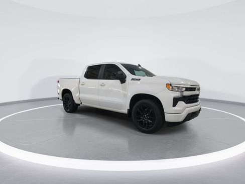 Used 2023 Chevrolet Silverado 1500 RST image 2