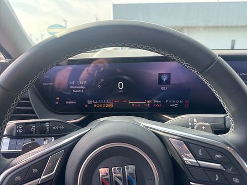 Certified 2025 Buick Envision Sport Touring image 8