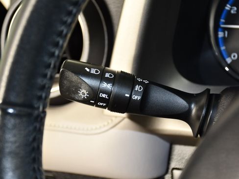 Used 2016 Toyota RAV4 XLE AWD/4WD image 22
