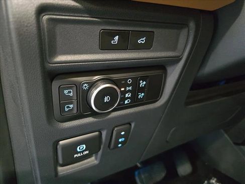 Used 2023 Ford Expedition Platinum image 28