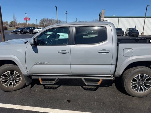 Used 2020 Toyota Tacoma TRD Sport w/ TRD Premium Sport Package image 12