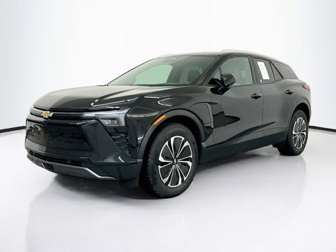 Used 2024 Chevrolet Blazer EV LT AWD/4WD image 3
