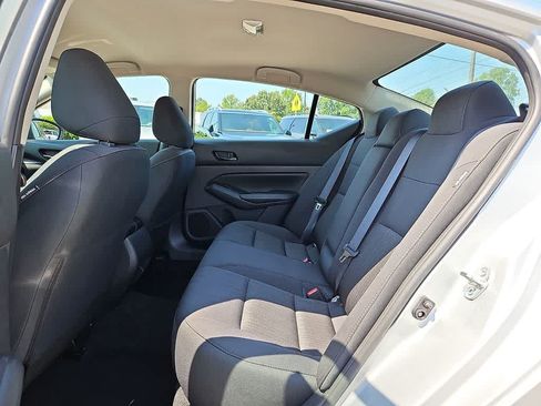 Used 2025 Nissan Altima 2.5 SV FWD image 9
