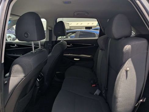 Used 2020 Kia Sorento AWD V6 image 13