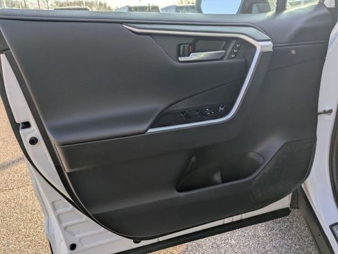 Used 2021 Toyota RAV4 Limited image 22