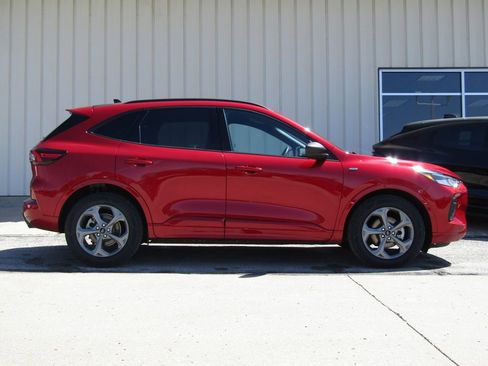 Used 2024 Ford Escape ST-Line w/ Cold Weather Package FWD image 2