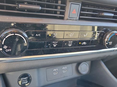 Used 2025 Nissan Rogue S image 22