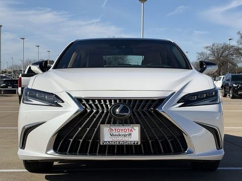 Used 2022 Lexus ES 350 Ultra Luxury w/ Accessory Package 2 image 8