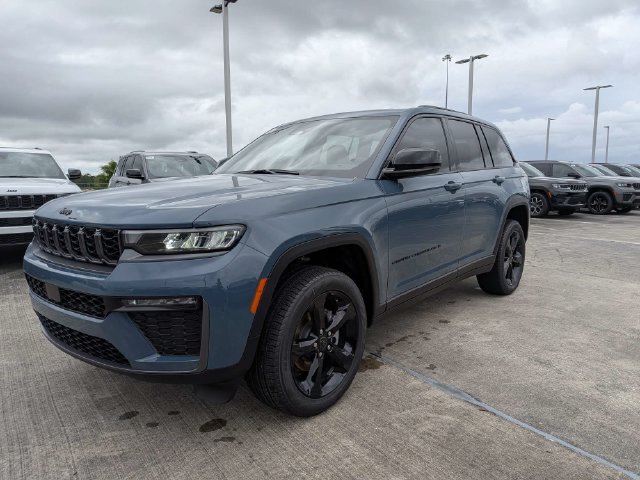 New 2027 Jeep Grand Cherokee Limited w/ Limited Altitude Package RWD image 8