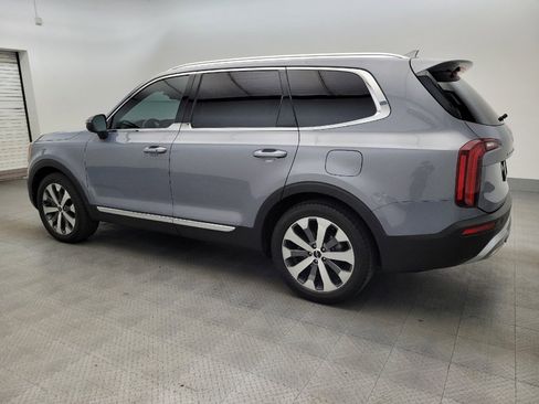 Used 2022 Kia Telluride EX w/ EX Premium Package FWD image 3