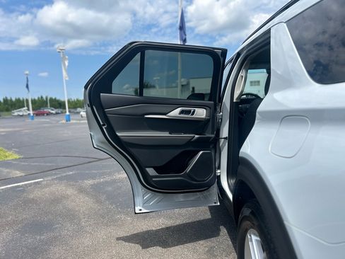 New 2026 Ford Explorer Active w/ Active Comfort Package RWD image 18