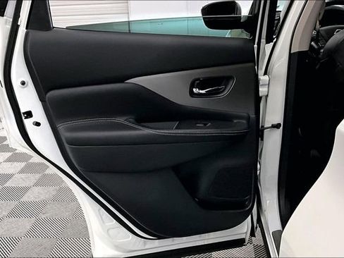 Used 2024 Nissan Murano SV w/ SV Midnight Edition Package image 20