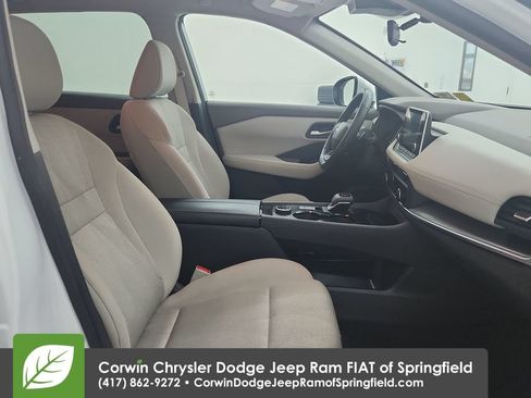 Used 2025 Nissan Rogue SV AWD/4WD image 30