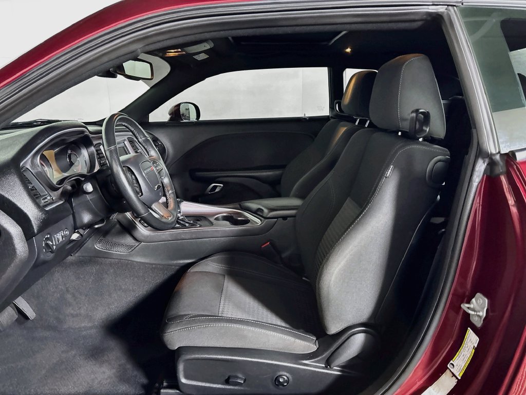 Used 2019 Dodge Challenger SXT w/ Driver Convenience Group AWD/4WD image 11
