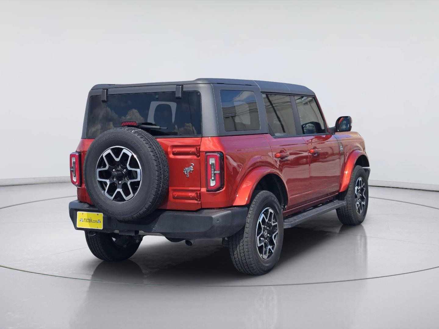 Used 2024 Ford Bronco Outer Banks AWD/4WD image 8