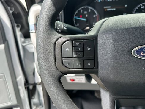 New 2025 Ford F550 4x4 Supercab Super Duty image 31