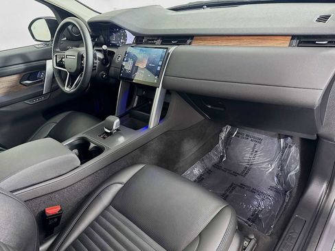 Used 2025 Land Rover Discovery Sport S image 28