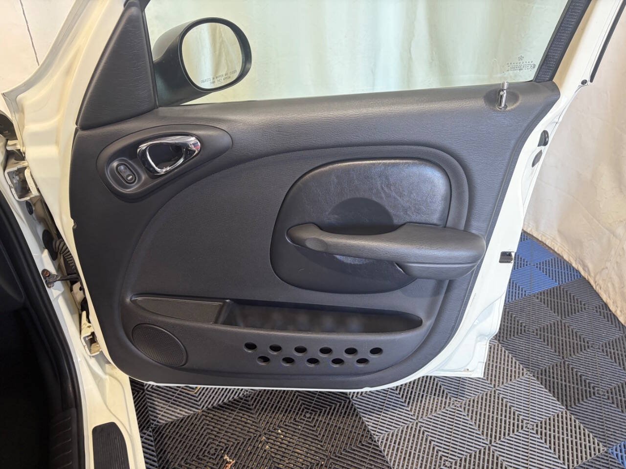 Used 2005 Chrysler PT Cruiser GT FWD image 11