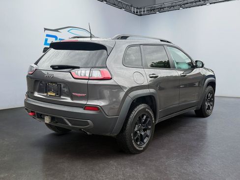Used 2022 Jeep Cherokee Trailhawk w/ Sun & Sound Group AWD/4WD image 3