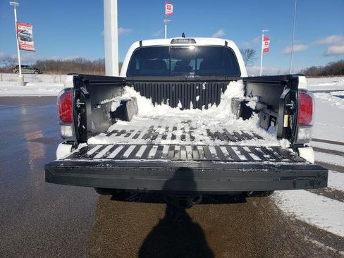 Used 2023 Toyota Tacoma TRD Sport image 5