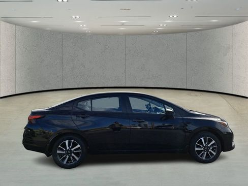 Used 2025 Nissan Versa SV w/ Trunk Package image 4