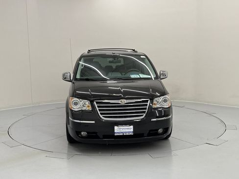 Used 2010 Chrysler Town & Country Limited w/ Entertainment Group #3 image 8