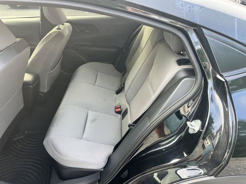 Used 2024 Toyota Prius LE FWD image 13