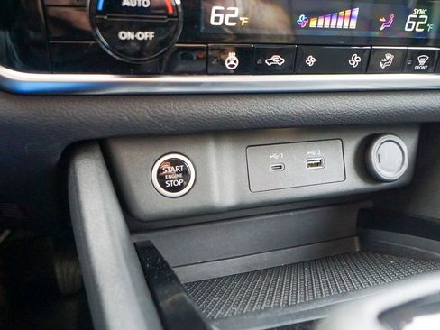 Used 2022 Nissan Rogue SV w/ SV Premium Package image 27