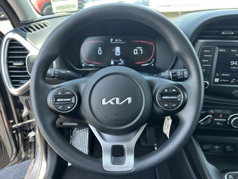 Used 2025 Kia Soul LX FWD image 23